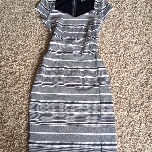 Express dress Size S - Picture 2 of 4